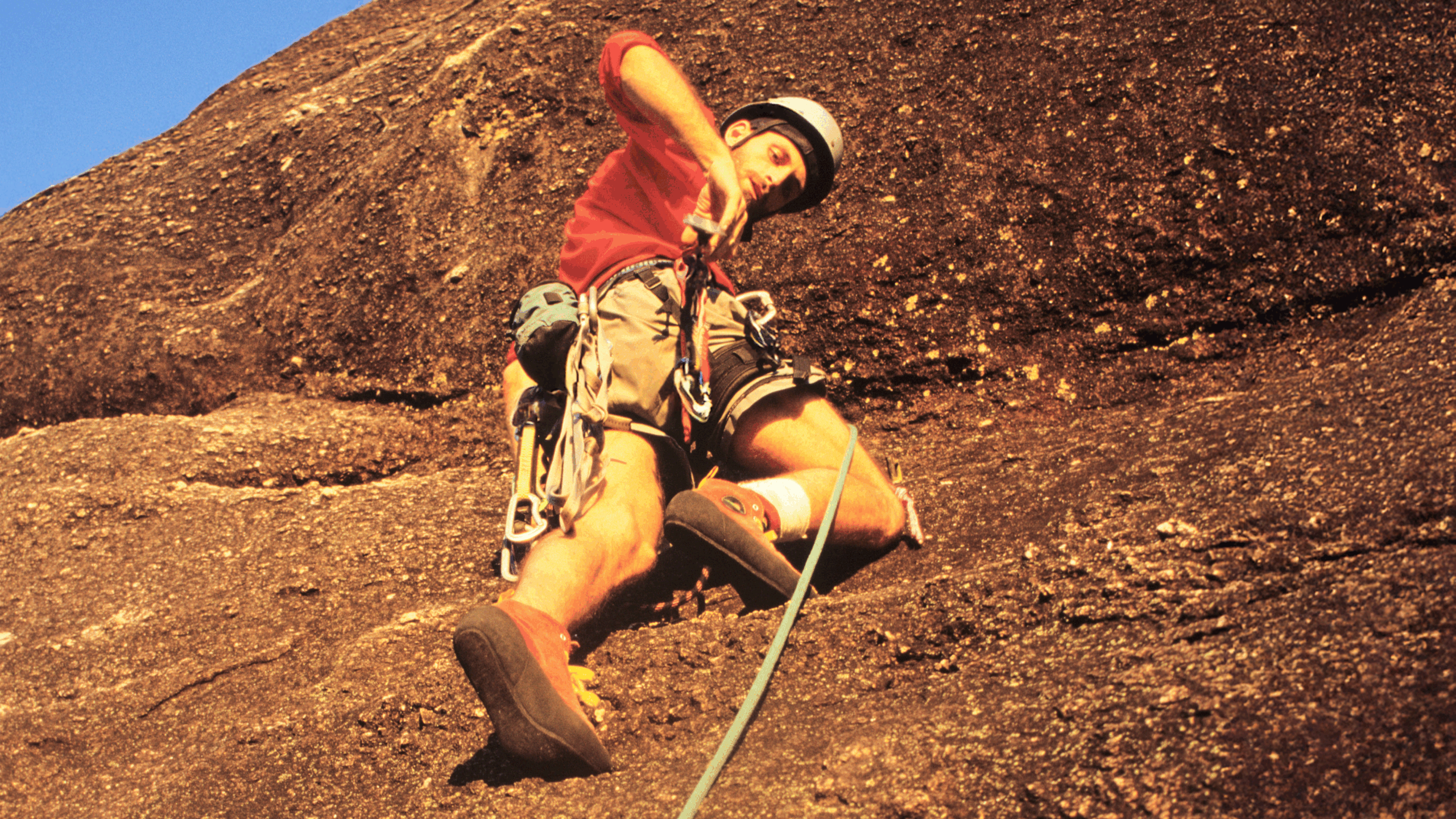 Escalada na Pedra do Santuário - Pedra Bela/SP - 2002
